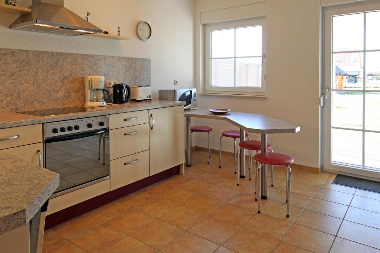 Ferienhaus Luessvitz Ummanz Esterno foto